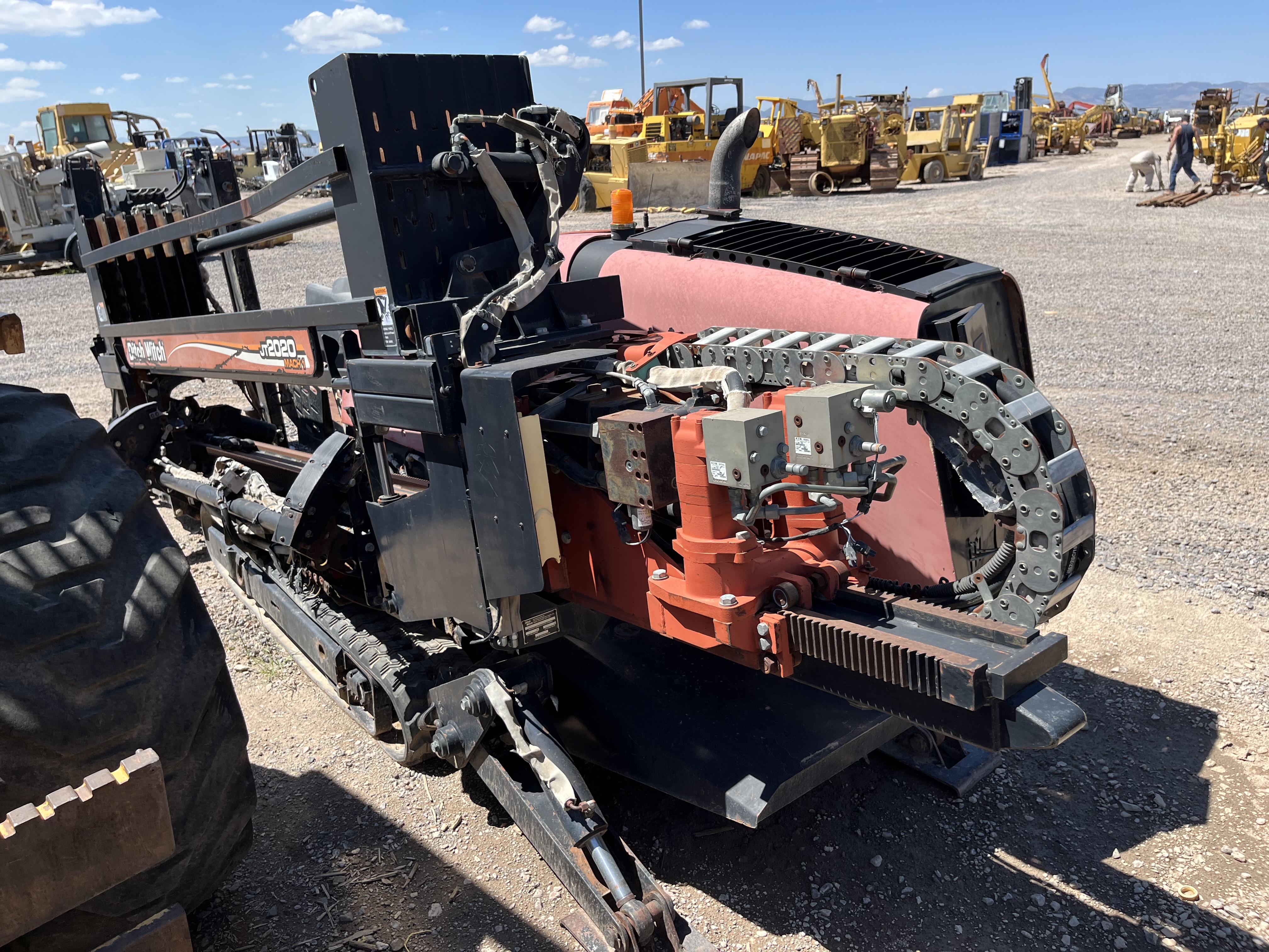  DITCH WITCH  JT2020